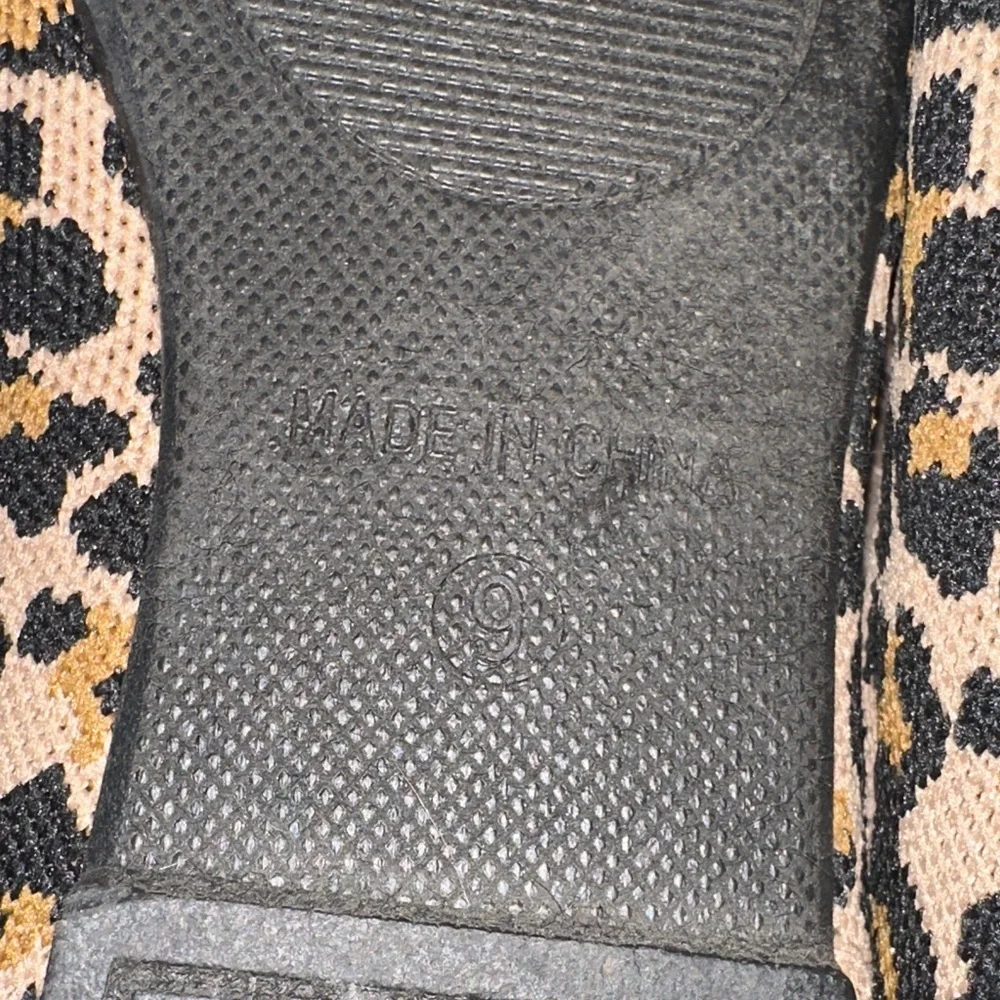 Steve Madden Black and Tan Leopard Flats